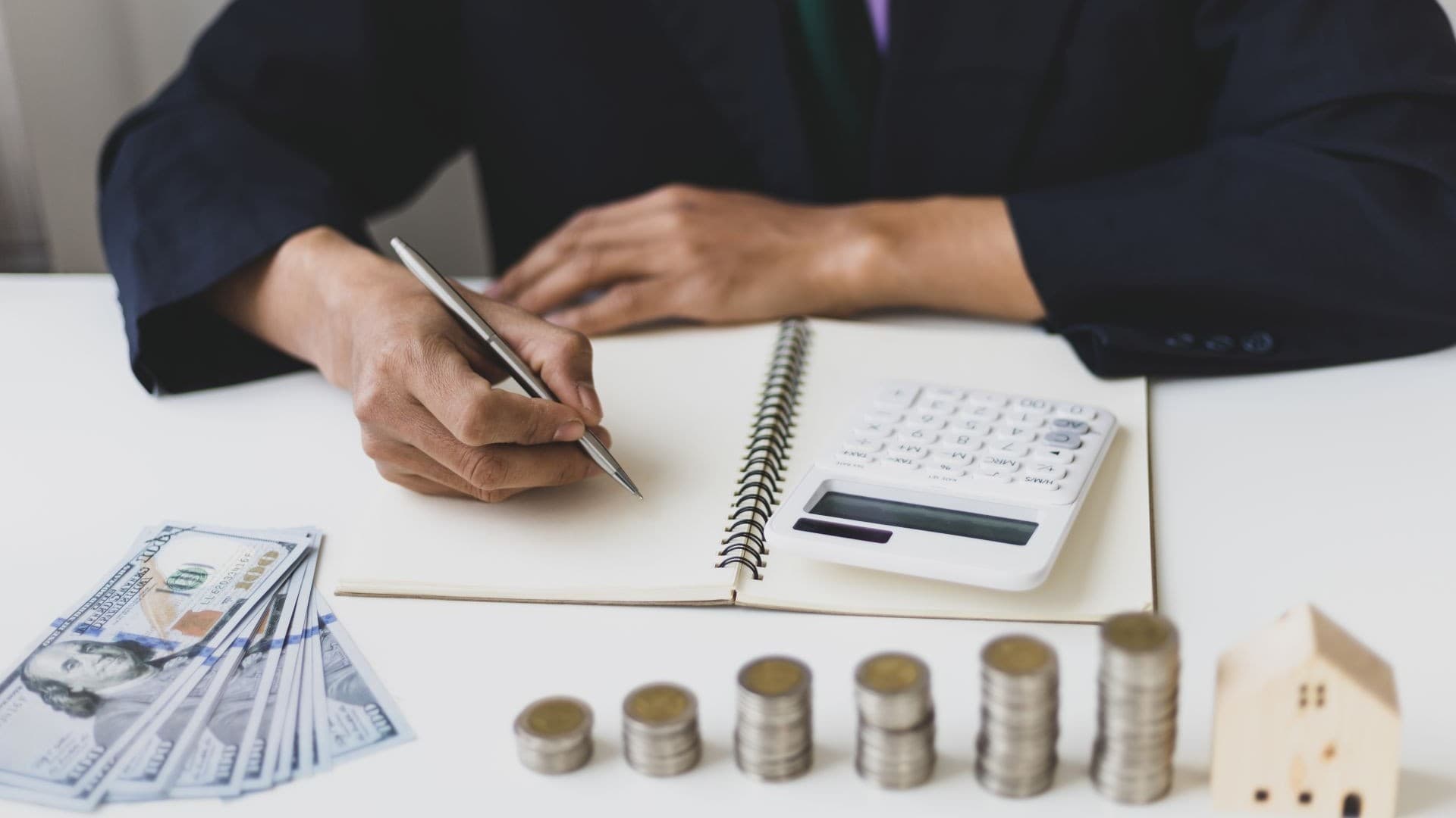 ¿Cómo afecta el dólar a las utilidades de una empresa este 2025?